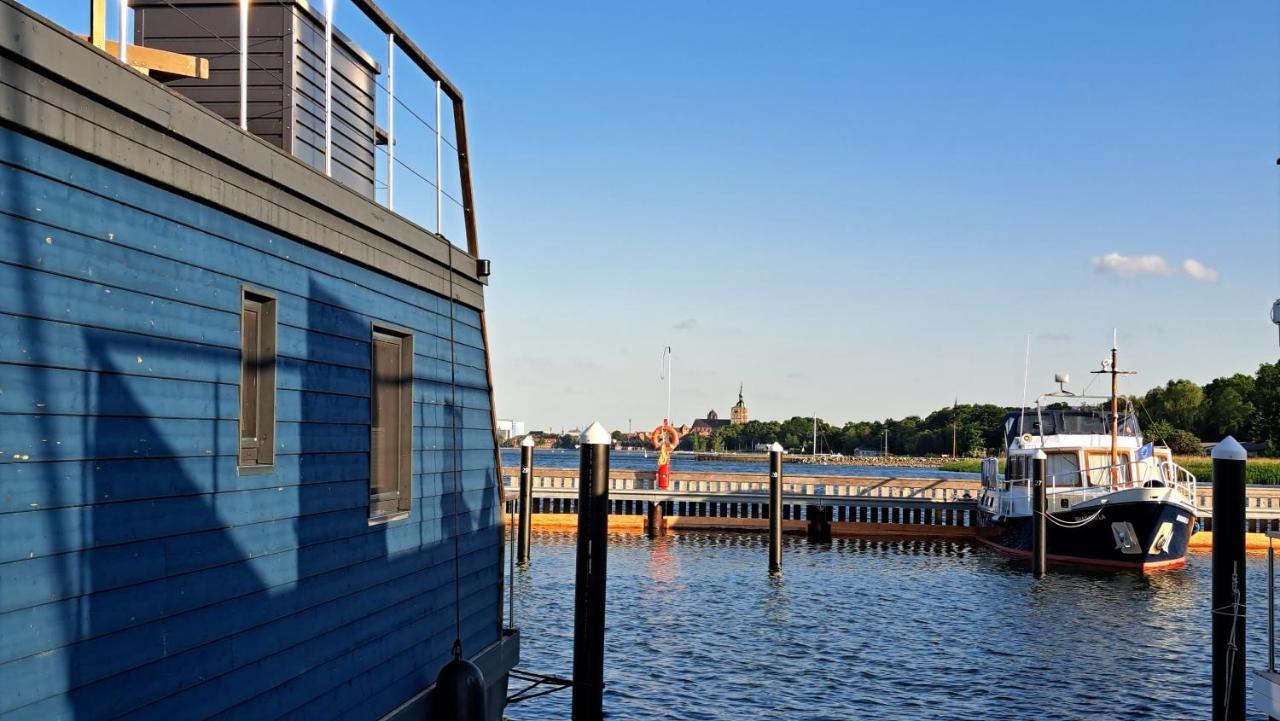 Hausboot Harmonie Otel Stralsund Dış mekan fotoğraf